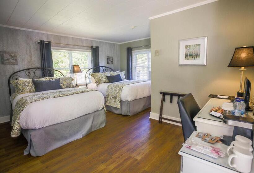 Номер Deluxe, The Woodview Inn