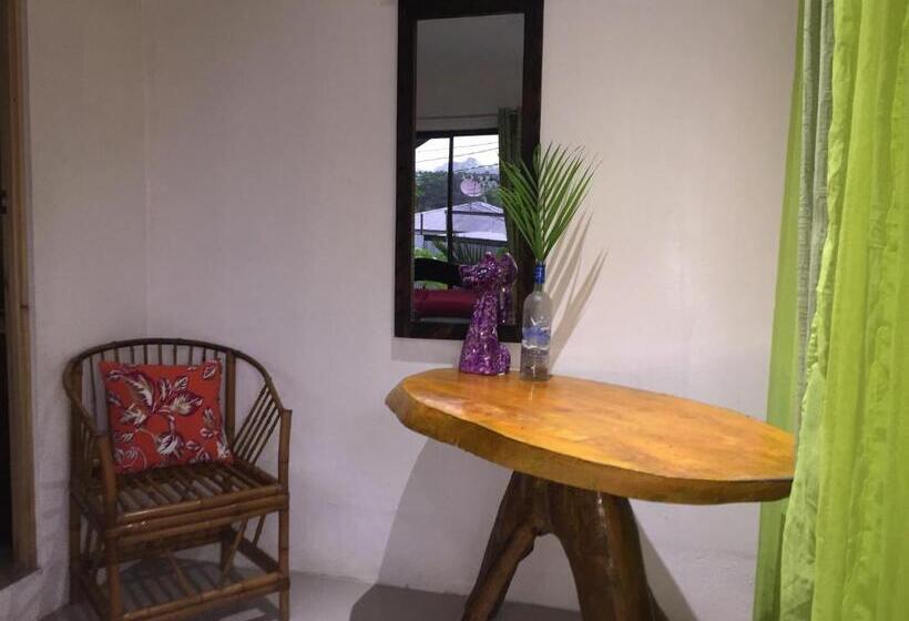 Economy Quadruple Room, Guest House Pura Vida