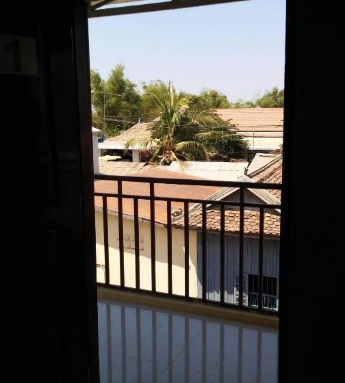 اتاق استاندارد با بالکن, Phalla Riverside