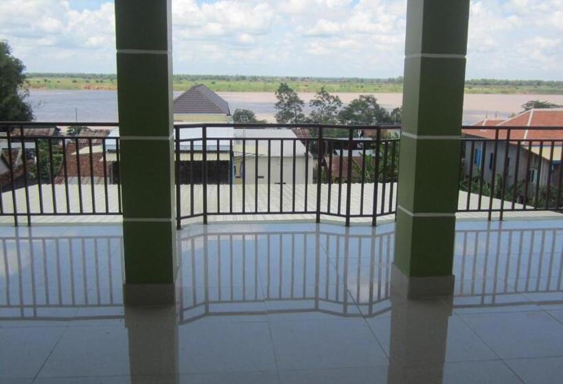 اتاق سوپریور چهار تخته, Phalla Riverside