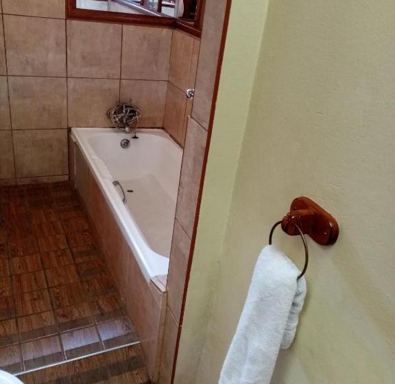 Quarto Estandar, Tudor Lodge Guest House