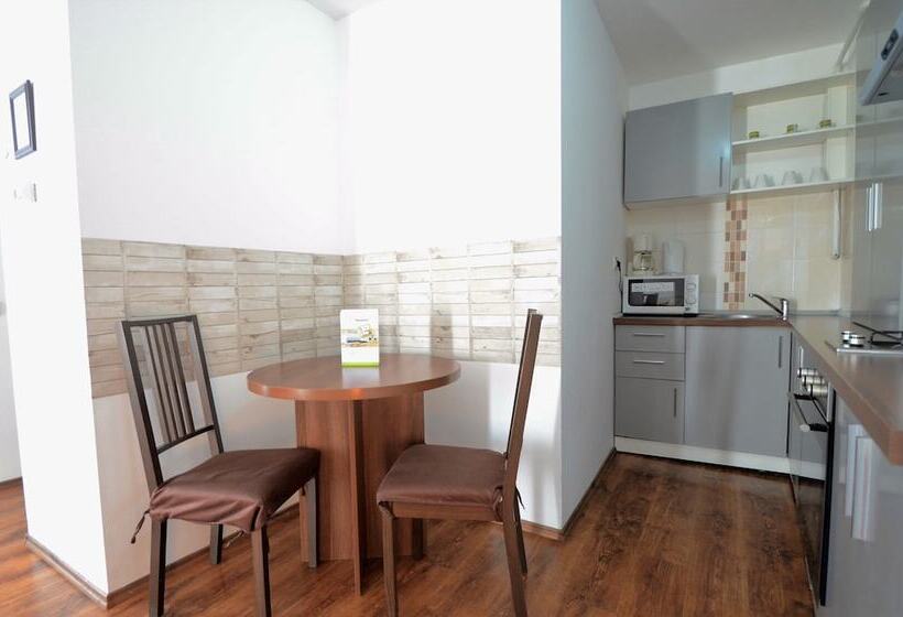 استودیو ساده, Mosilor Apartments