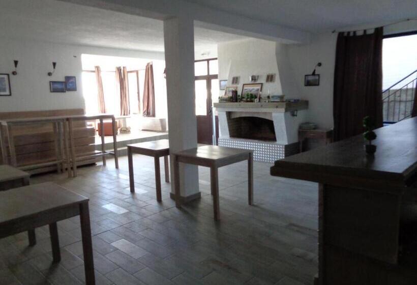 Номер Deluxe с Балконом, Cloudbase Guesthouse