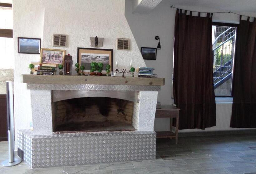 Номер Deluxe с Балконом, Cloudbase Guesthouse