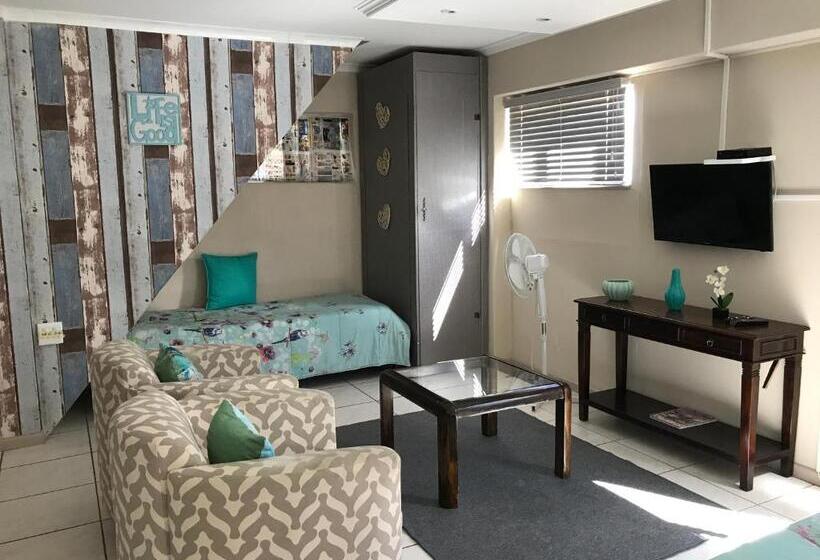Семейный Номер, Bay Breeze Guesthouse Selfcatering