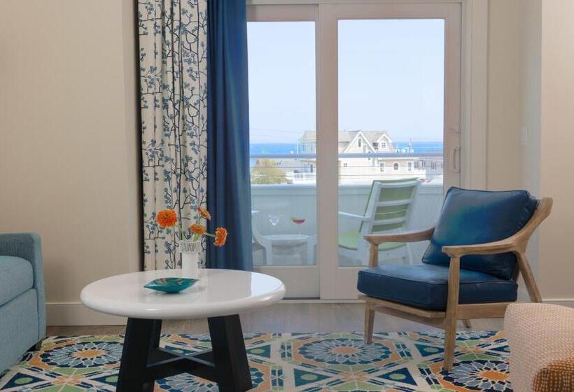 Deluxe Suite Sea View, The Break