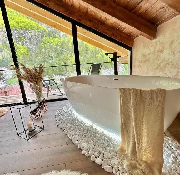 سوییت اجرایی, Guesthouse Marashi