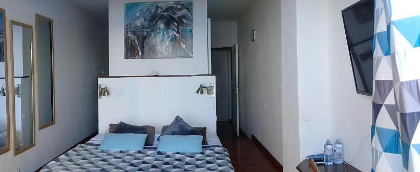 اتاق استاندارد با چشم‌انداز دریا, Villa Laurina