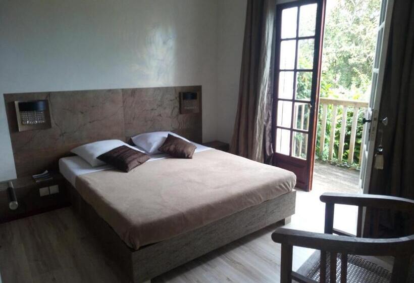 اتاق استاندارد با چشم‌انداز دریا, Villa Laurina