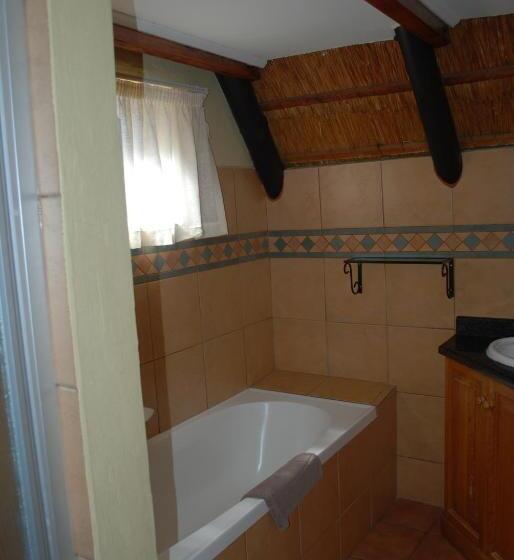 Шале 1 Спальня, Hlalanathi Drakensberg Resort