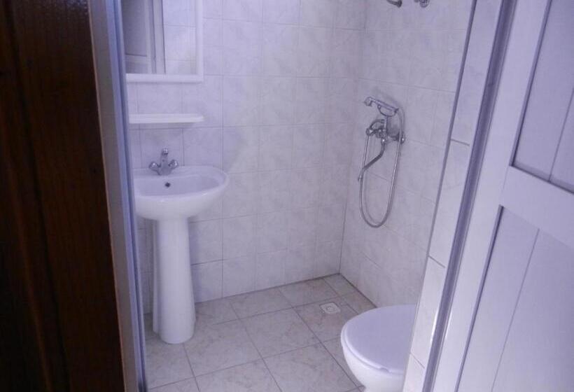 اتاق اکونومی, Guest House Roman/gonio