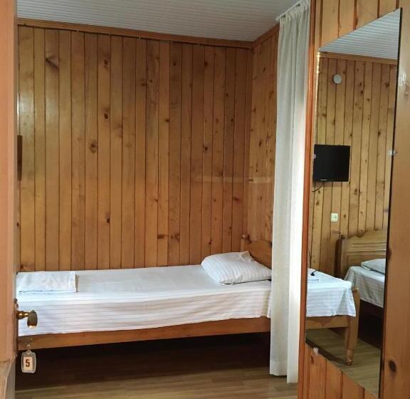 اتاق راحتی سه تخته, Guest House Roman/gonio