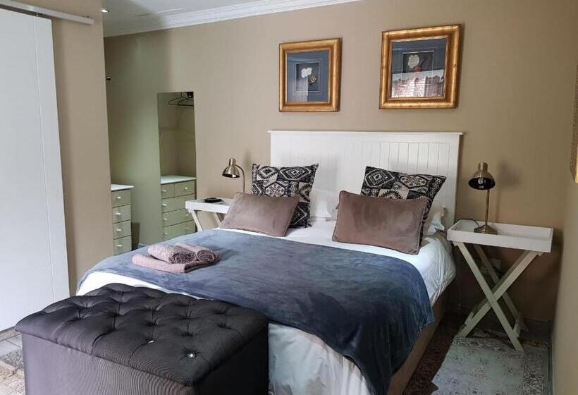 غرفة قياسية مطلّة علي حمام السباحة, Dormio Manor Guest Lodge