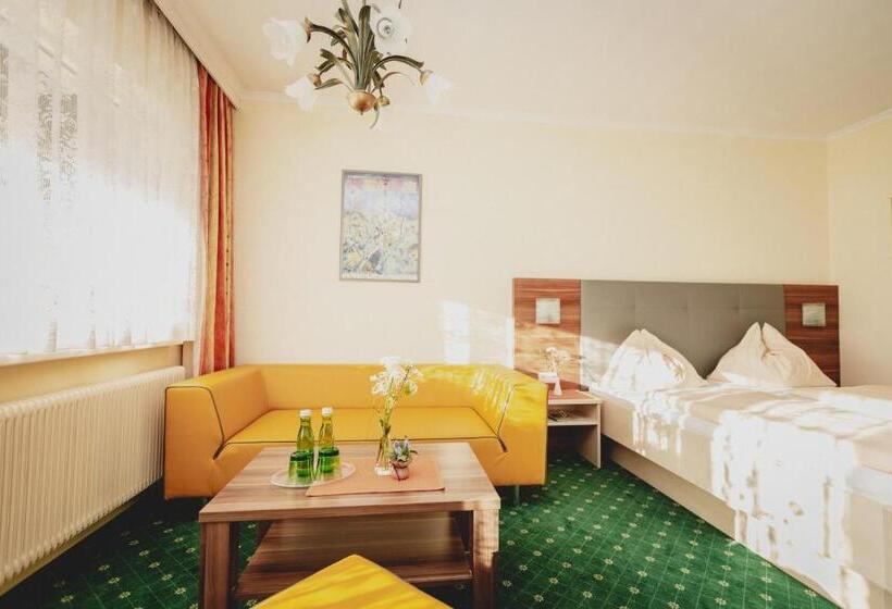 اتاق استاندارد با بالکن, Gasthof Berghof