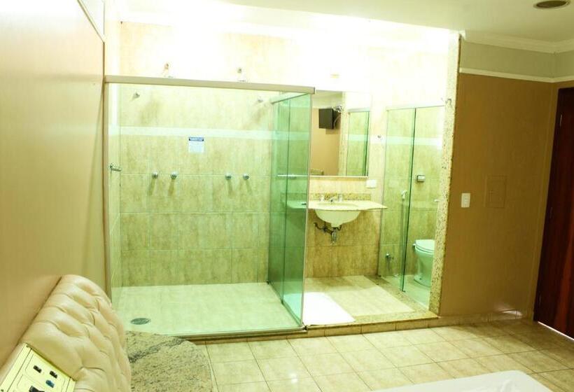 Quarto Estandar, Medieval Motel E Hospedagem