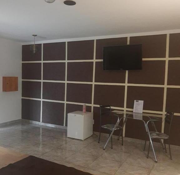 Quarto Estandar com Hidromassagem, Medieval Motel E Hospedagem