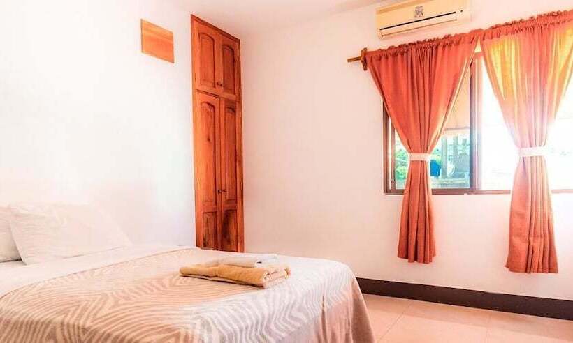 Номер Стандарт с Балконом, Hostal Tongo Reef