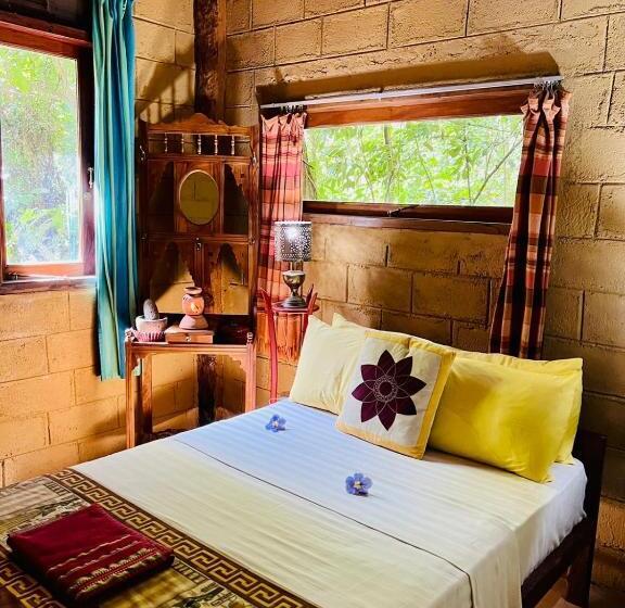 اتاق استاندارد با چشم‌انداز باغ, Kandy Eco Retreat
