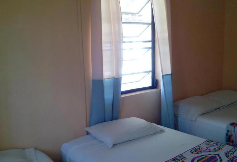 エコノミートリプルルーム, Don Santiago Guesthouse Downtown