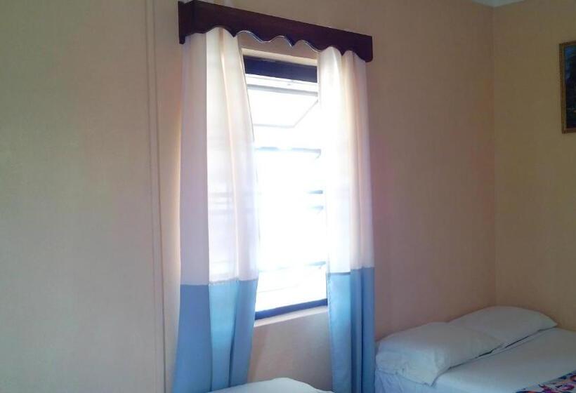 エコノミートリプルルーム, Don Santiago Guesthouse Downtown