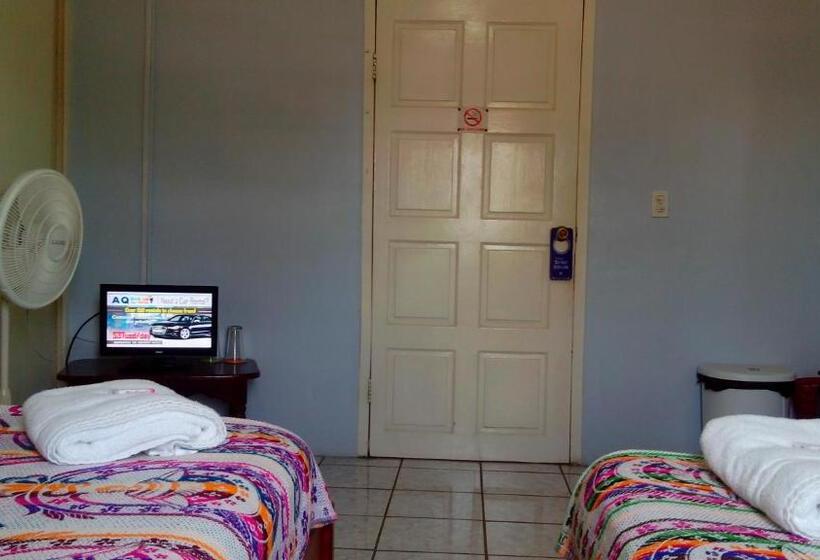 スタンダードルーム, Don Santiago Guesthouse Downtown