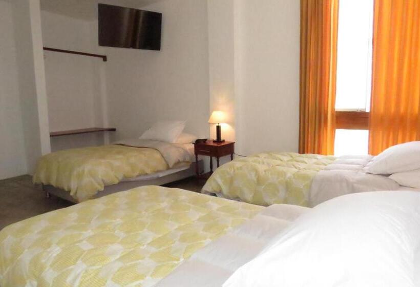 اتاق سوپریور سه تخته, Huanchaco Hostal