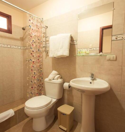 اتاق استاندارد سه نفره, Puerta Sol Inn