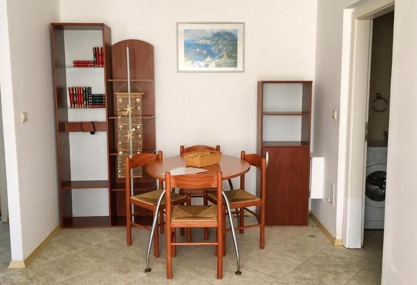 带1个卧室的带阳台的公寓, Club Topaz Apartments