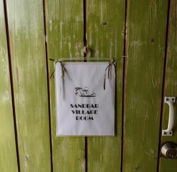 اتاق استاندارد, Calibishie Sandbar