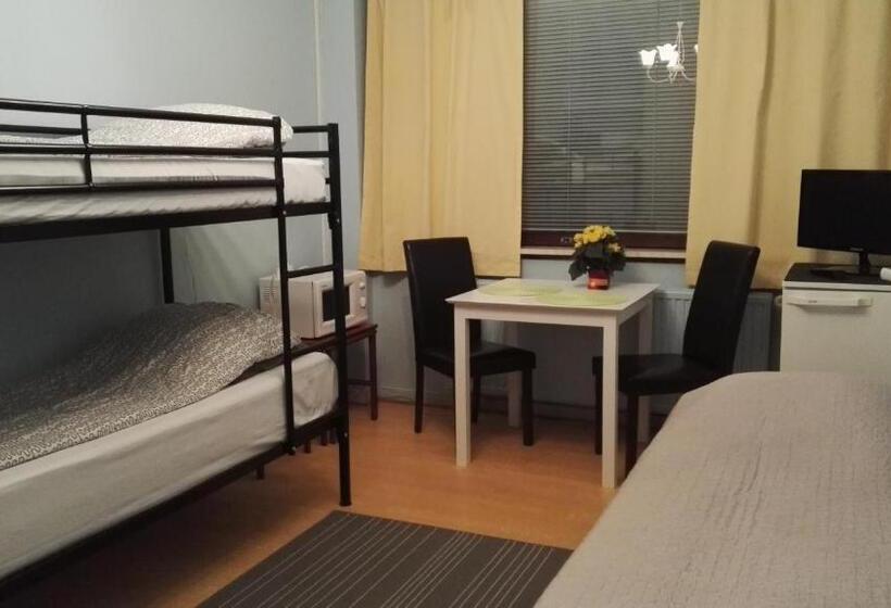 Трехместный Номер Стандарт Совместная Ванная, Guesthouse Outa