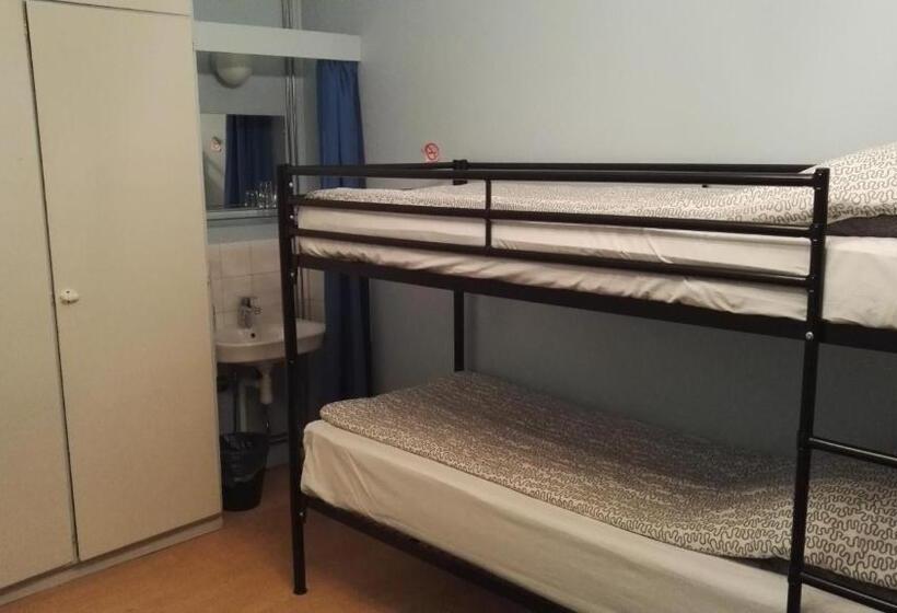 Трехместный Номер Стандарт Совместная Ванная, Guesthouse Outa