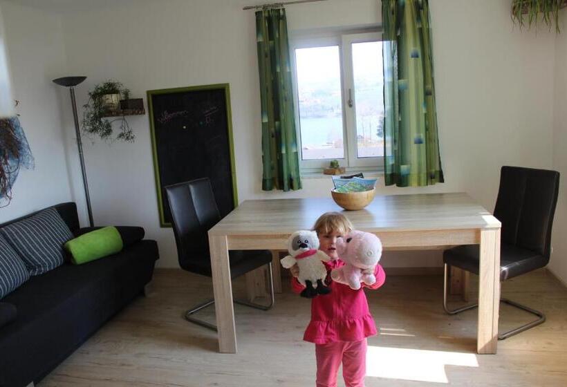 1 Bedroom Apartment Lake View, Bauernhof Schink