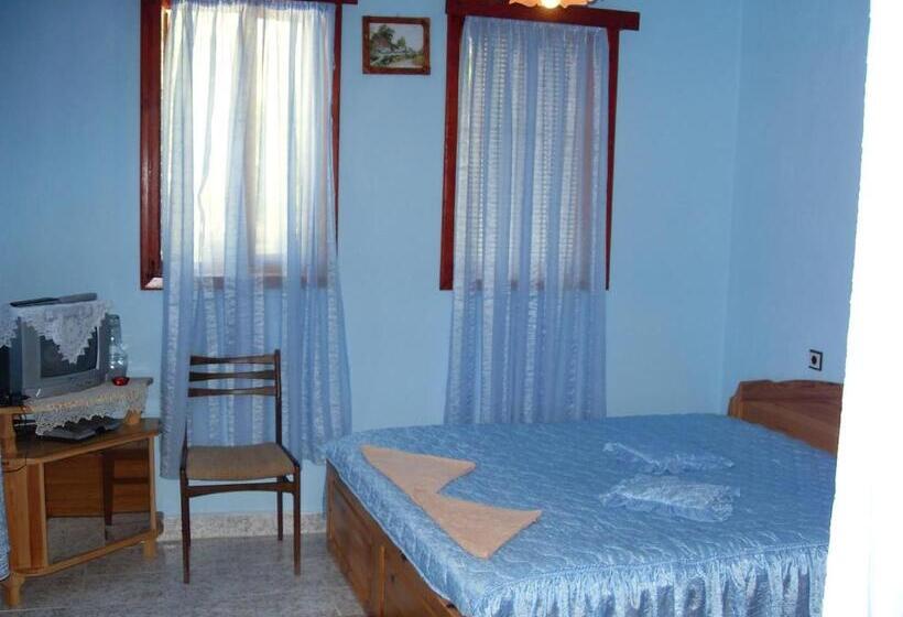 Номер Стандарт Трехместный, Guest House Rimski Most