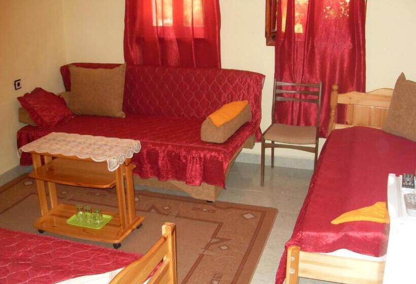 Номер Стандарт Трехместный, Guest House Rimski Most