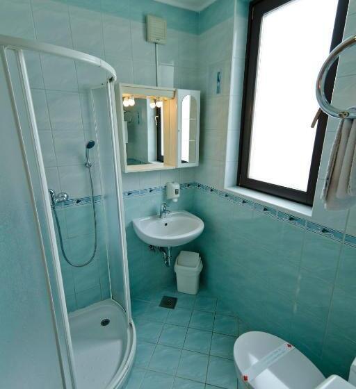 استودیوی استاندارد, Guesthouse Les