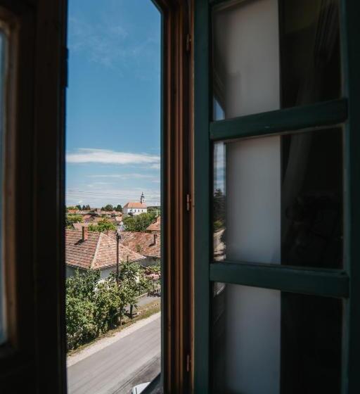 Номер Стандарт, Rókusfalvy Borhotel és Fogadó