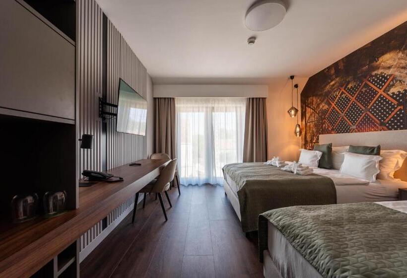 Трехместный Номер Superior, Rókusfalvy Borhotel és Fogadó