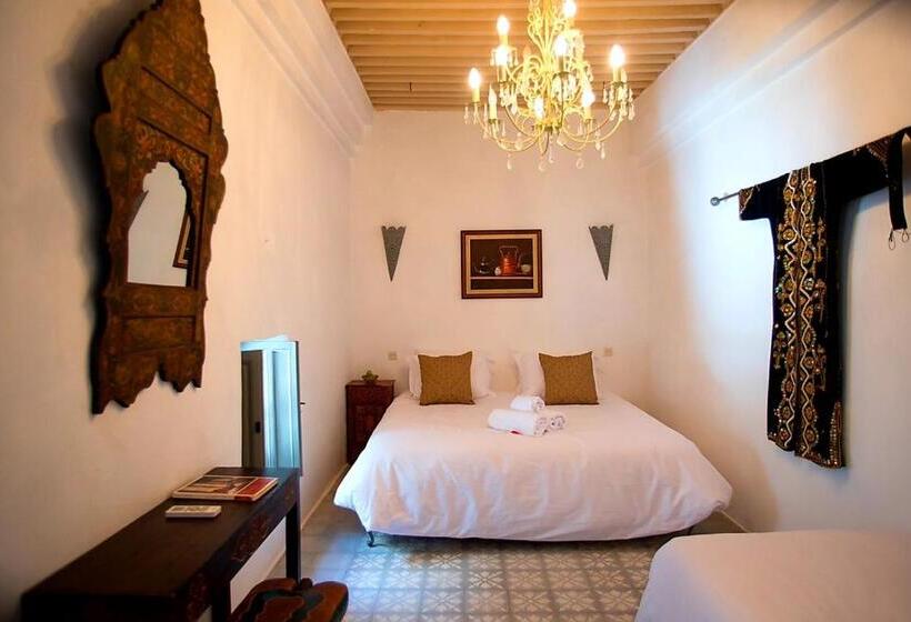 اتاق راحتی, Riad Safir