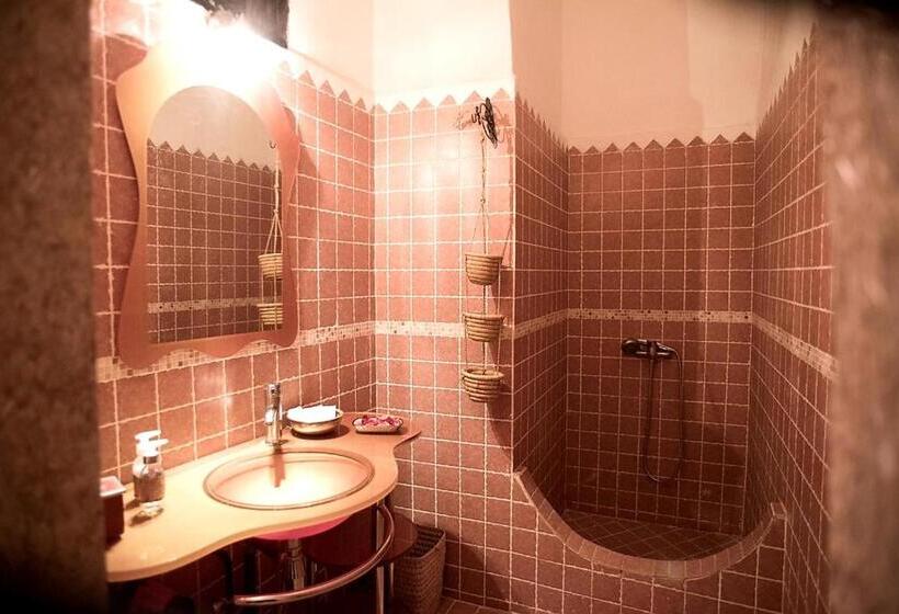 سوییت, Riad Safir