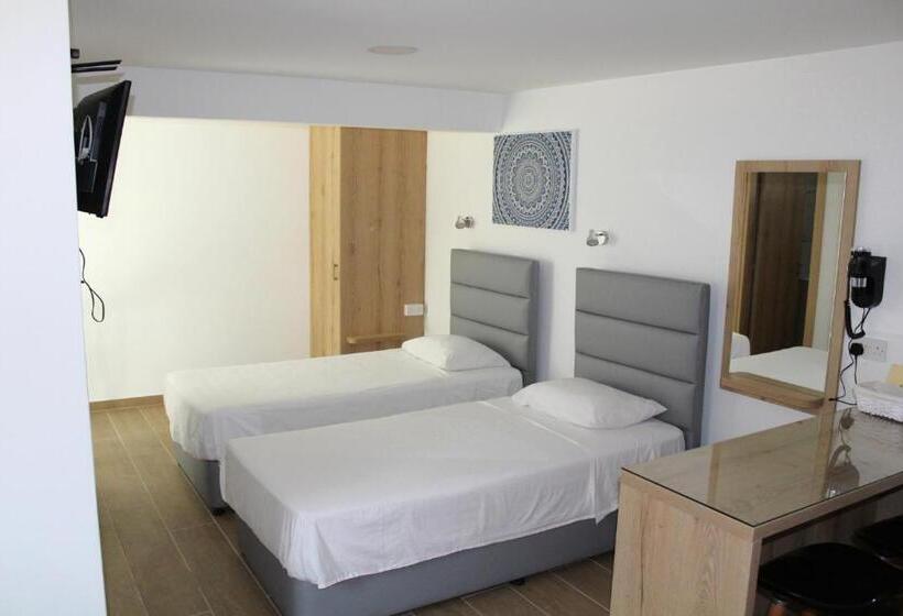 스탠다드 스튜디오, Maria Zintili Apartments