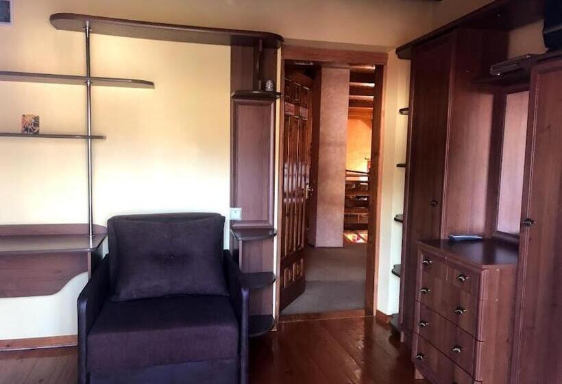 اتاق استاندارد با بالکن, Prutets Guest House