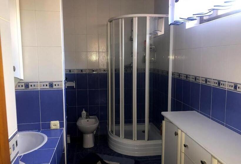 اتاق استاندارد سه نفره, Prutets Guest House