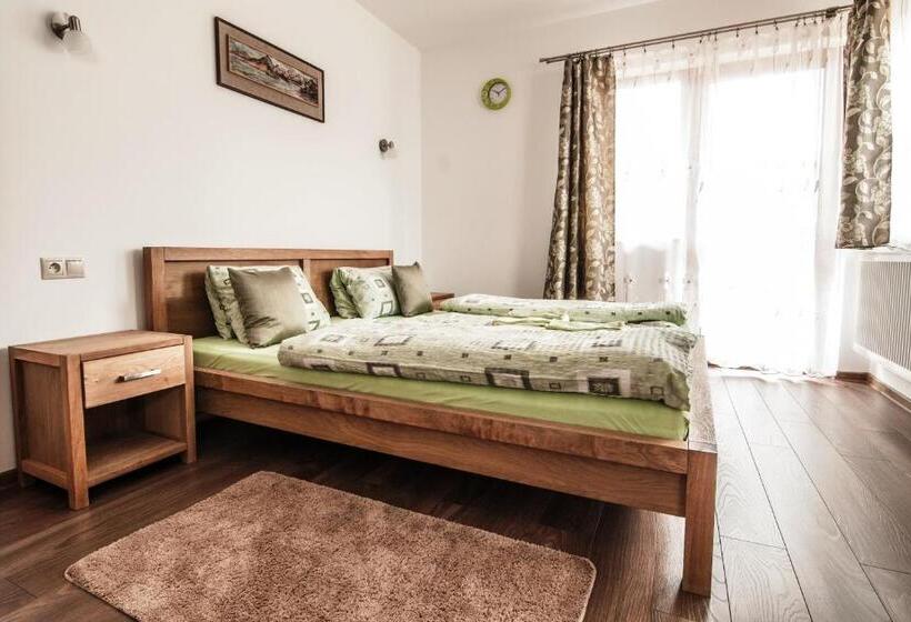 استودیوی استاندارد, Apartmanovy Dom Martha A Domček Martuška