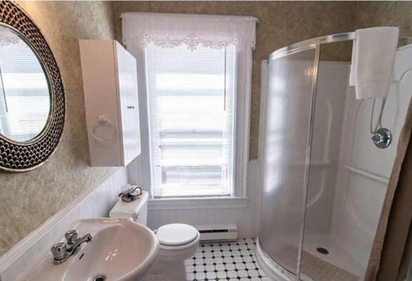 Номер Стандарт, Carriage House Inn