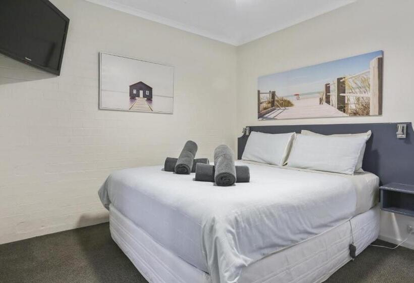 شقة غرفتين, Crown Apartments