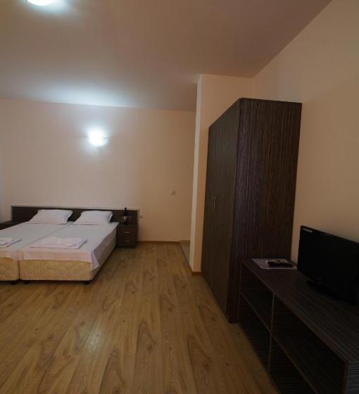 Студио Стандарт с Балконом, Guest House Ask