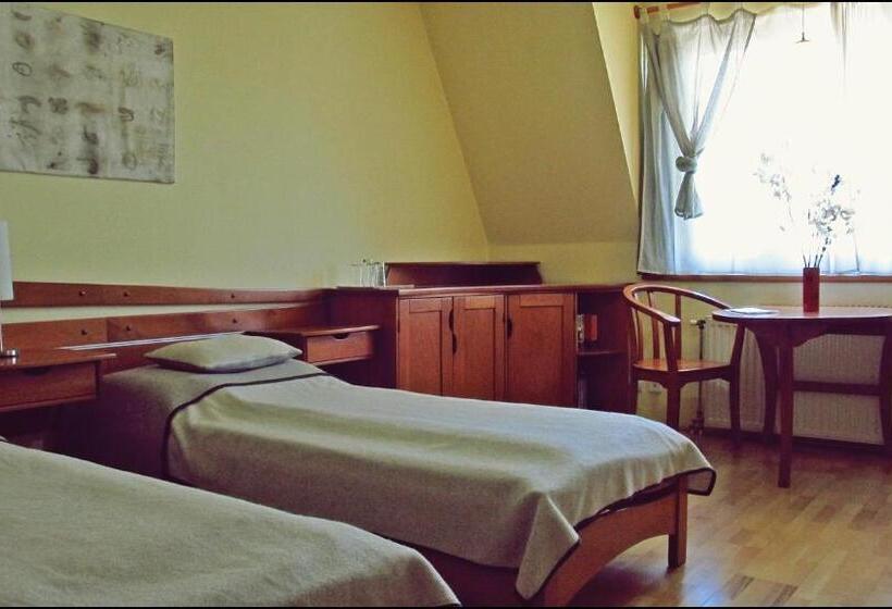 اتاق استاندارد سه نفره, The Zen Hostel   Posticum