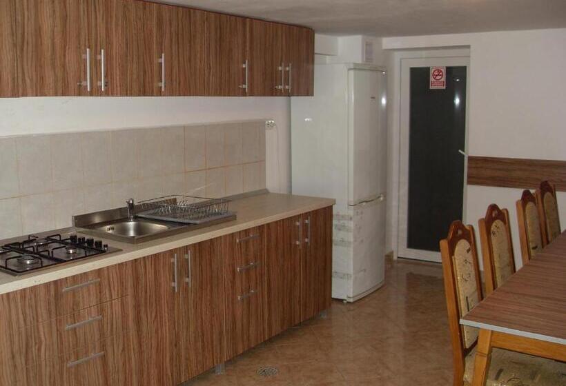 اتاق استاندارد, Pensiunea Beverly Hills