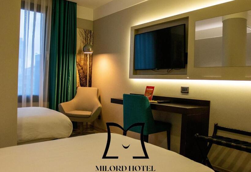 اتاق لوکس, Milord