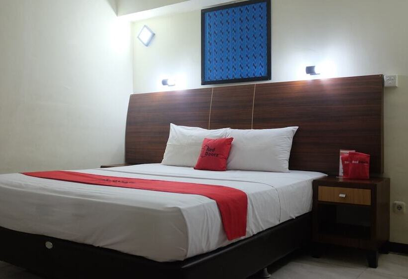 Номер Стандарт, Reddoorz Plus Near Senen